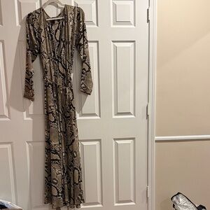 Snake Print Long Sleeve Maxi Dress - Beige & Black